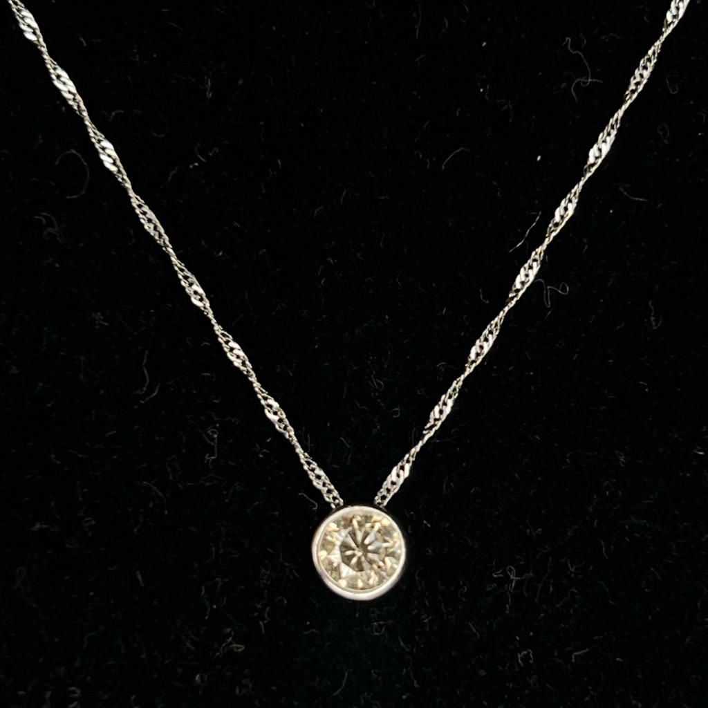 No Brand 04 Ctw Platinum Bezel Diamond Pendant Necklace